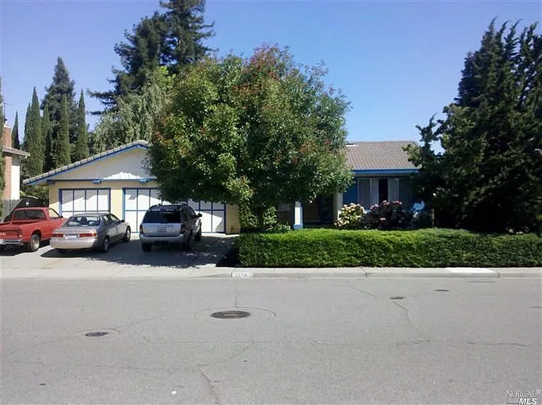 1526 Wood Creek Dr photo 1