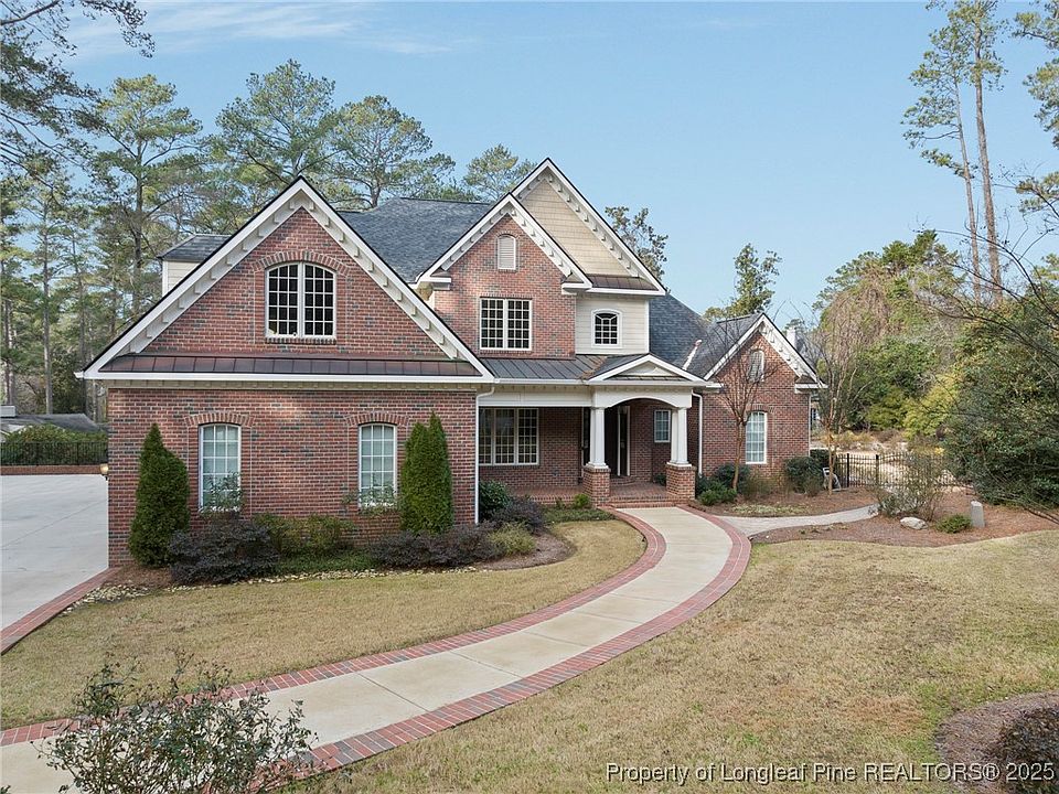 1st image of 424 Charlotte Dr
