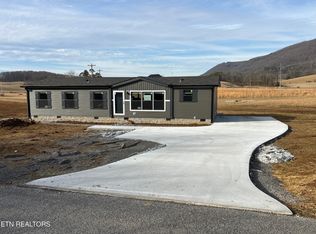 150 B & B Dr, Speedwell, TN 37870