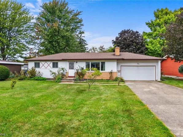 167 Rainbow Dr, Amherst, OH 44001