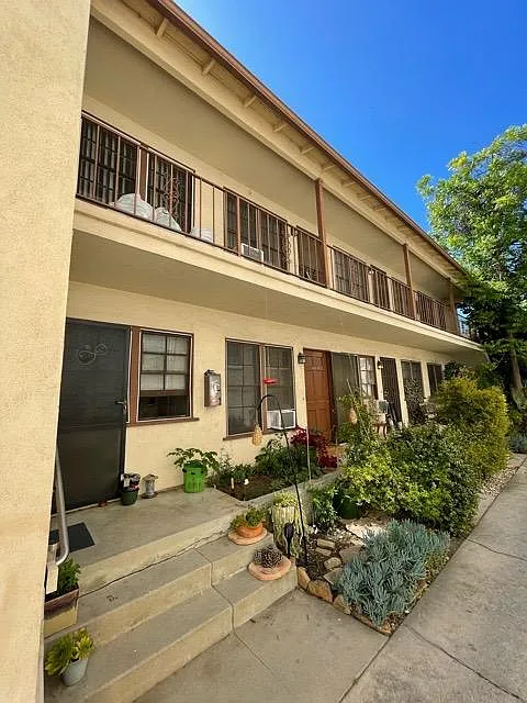 15155 Dickens St #1/2