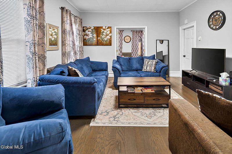 4th image of 1540 8th Avenue
