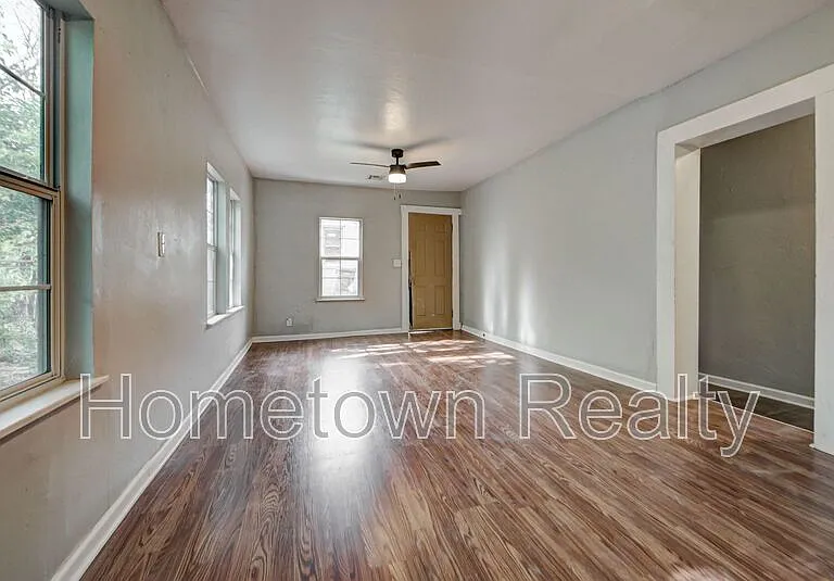 1801 E Madison St — Photo 9