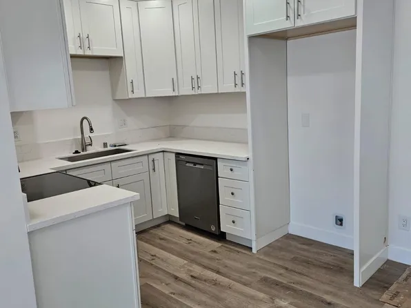 2309 Vanderbilt Ln APT E, Redondo Beach, CA 90278