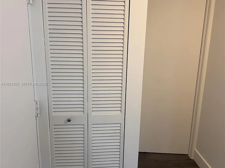 1740 NW North River Dr #325 — Photo 8