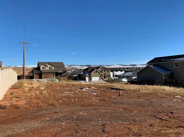 2272 Falcon Ct, Laramie, WY 82072