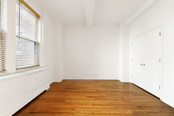 Rented by Nest Seekers International | media 17