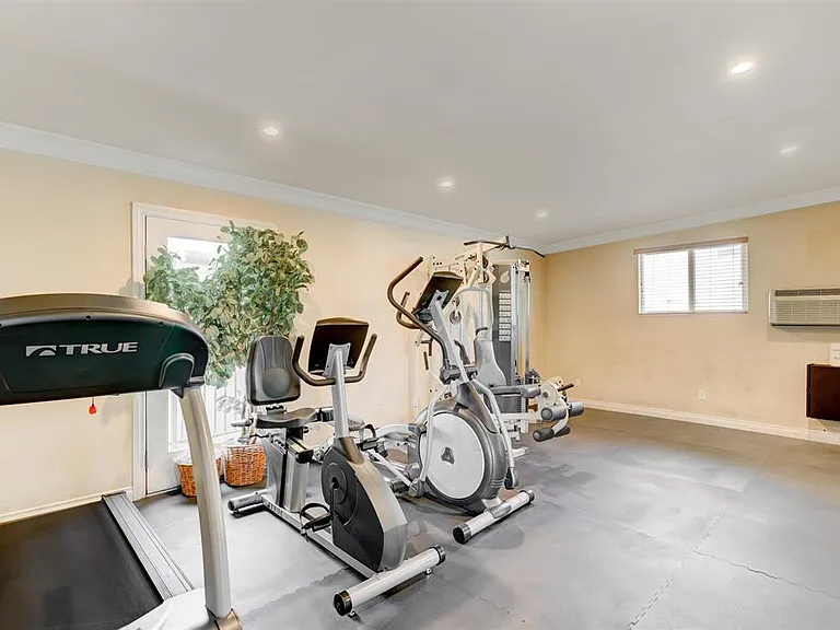 800 N Mollison Ave N #35 — Photo 15
