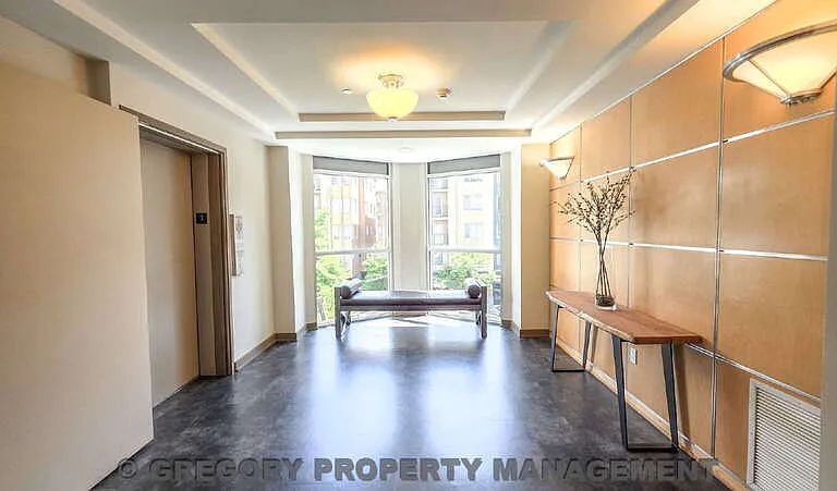 925 110th Ave NE #306 — Photo 4