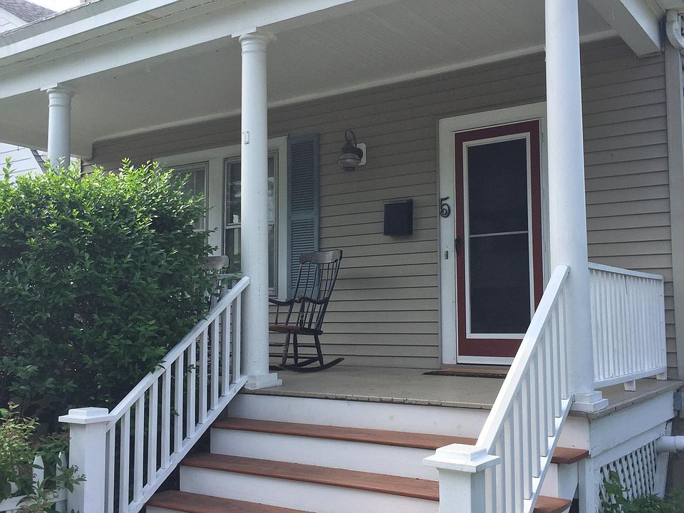 1st image of 5 Oakwood Blvd