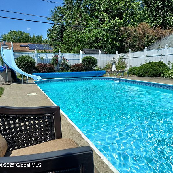 5th image of 204 Lenox Avenue