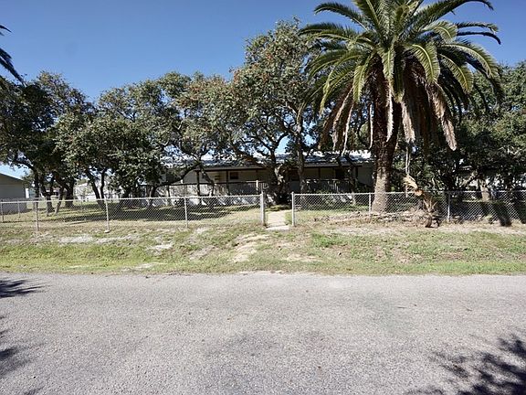 3rd image of 1409 W Jefferson Ave