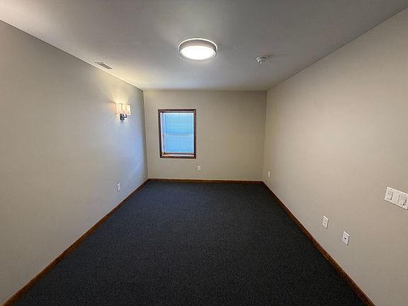 2nd image of 602 W 5th St #4