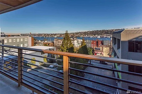 1530 Aurora Ave N #400 Photo 1