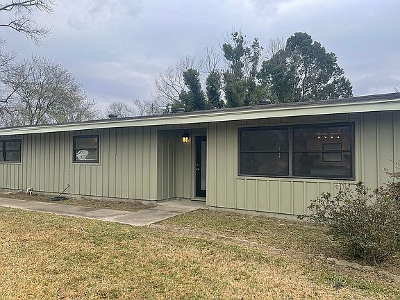 3rd image of 3317 Pelican St