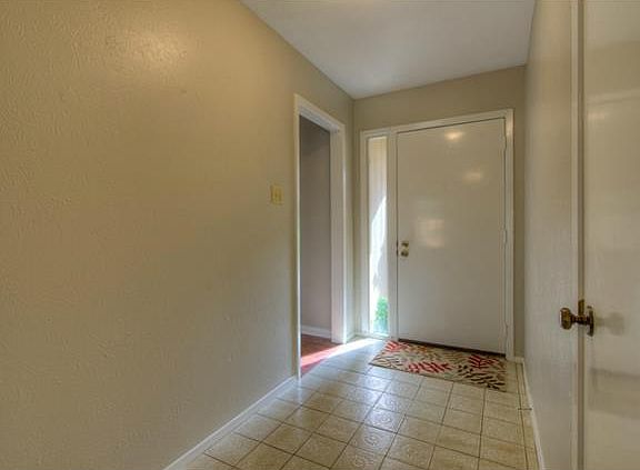 5th image of 1605 Wood Rock Dr