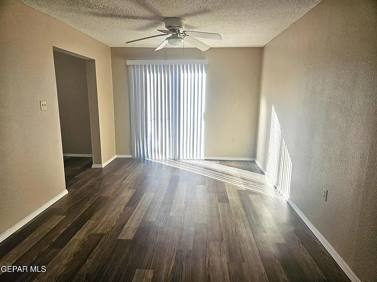 11054 Sunshine Ct — Photo 2