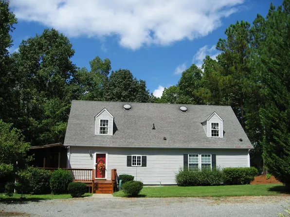 560 Four Oaks Rd, Clarksville, VA 23927