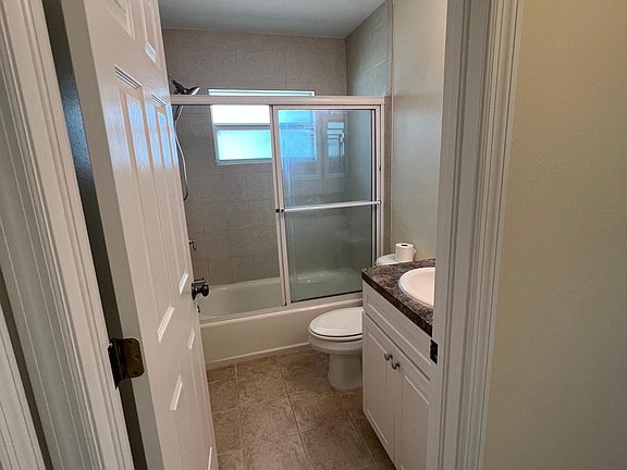 4th image of 255 Alligator Dr