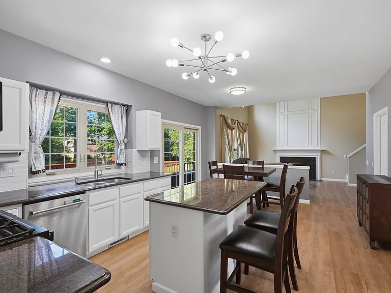 44525 Fenwick Dr — Photo 13