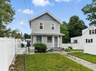 8 Earnshaw St, West Roxbury, MA 02132