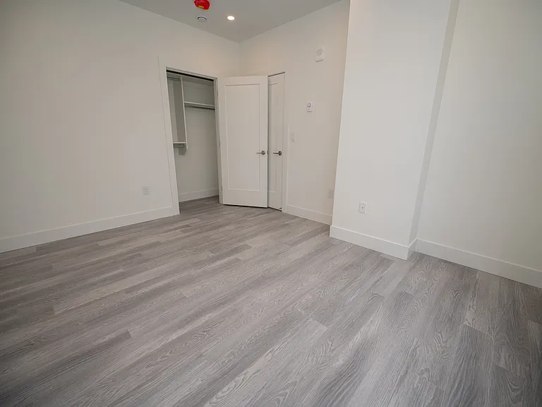 307 Prince Albert Rd — Photo 37