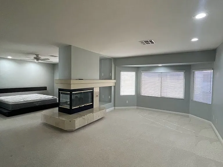 8757 Castle Hill Ave — Photo 29