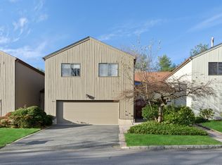 102 Fairway Grn, Mamaroneck, NY 10543