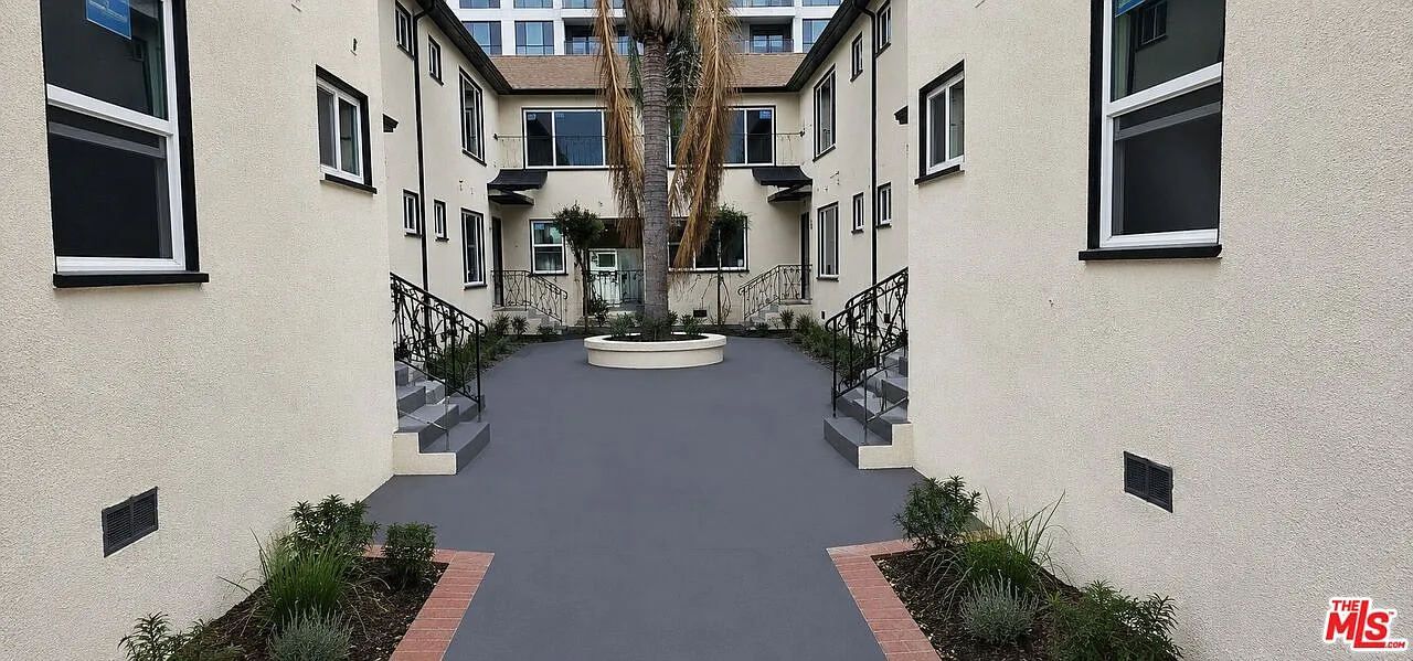 1 bed, 1.0 bath, 10040 sqft, $2,200 — Photo 1