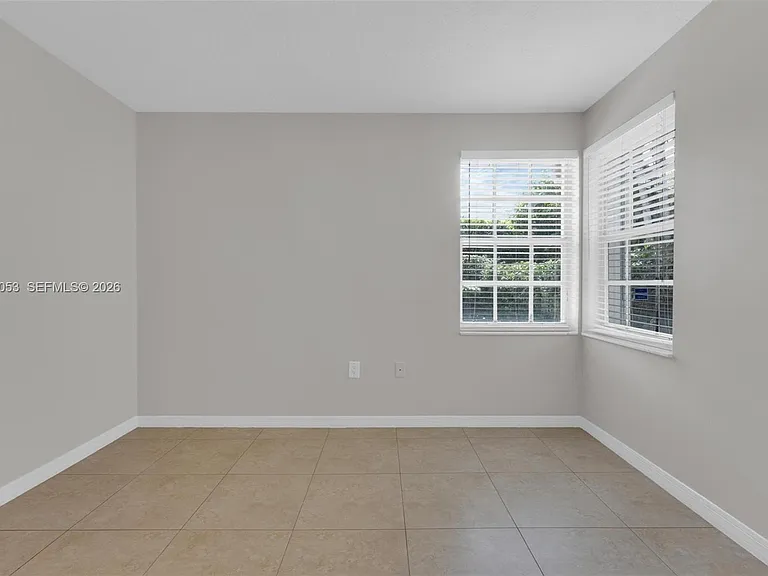 10635 NW 54th St — Photo 22
