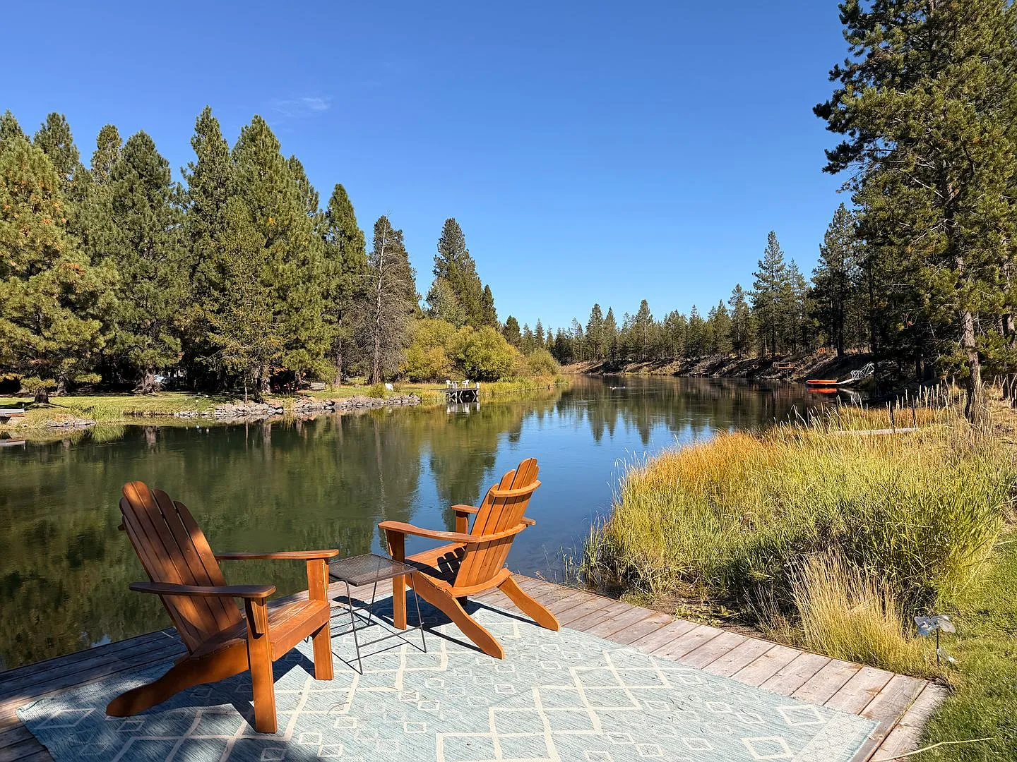 Furnished Riverfront Home With Private Dock & Hot Tub Near Sunriver! — Photo 2