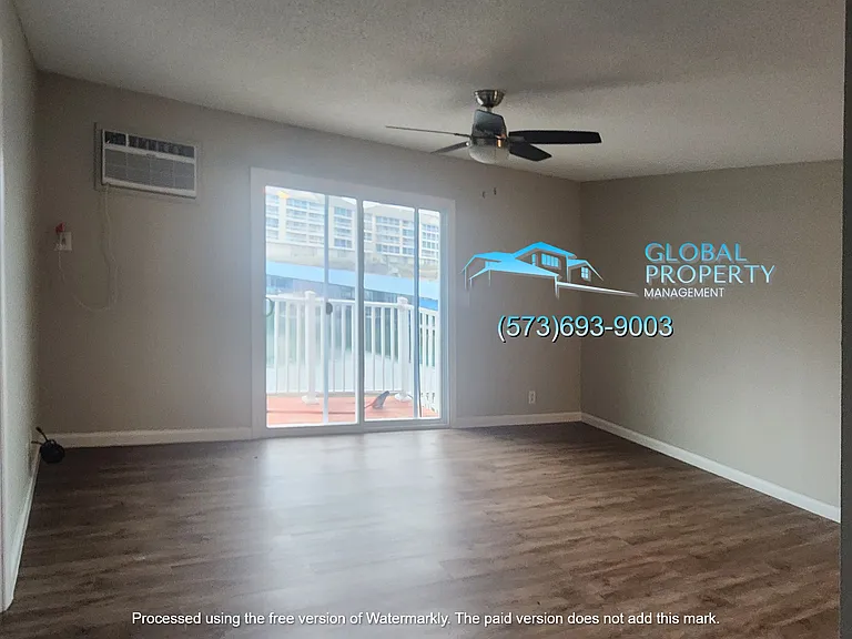 Lakefront Apartments — Photo 49