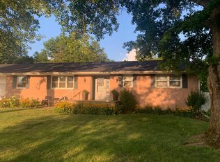 305 Maple St, Abingdon, IL 61410