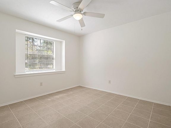 5th image of 72 Oldstream Ct