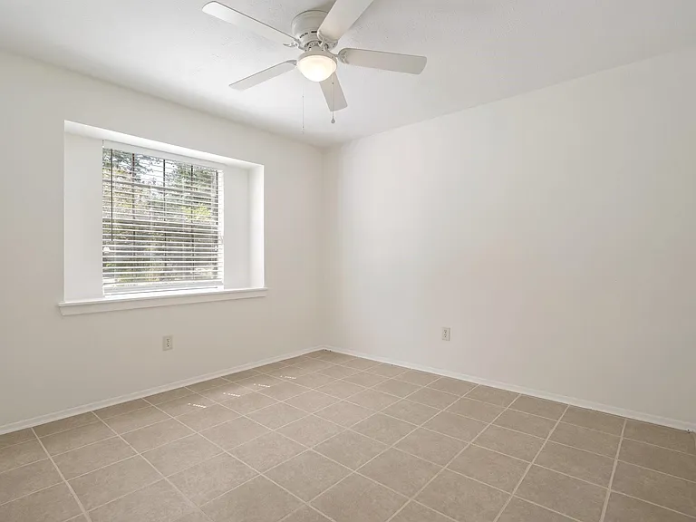 72 Oldstream Ct — Photo 5