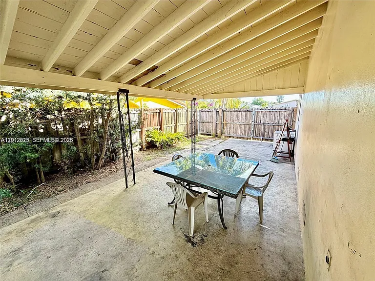 45 SE 14th St #1 — Photo 23