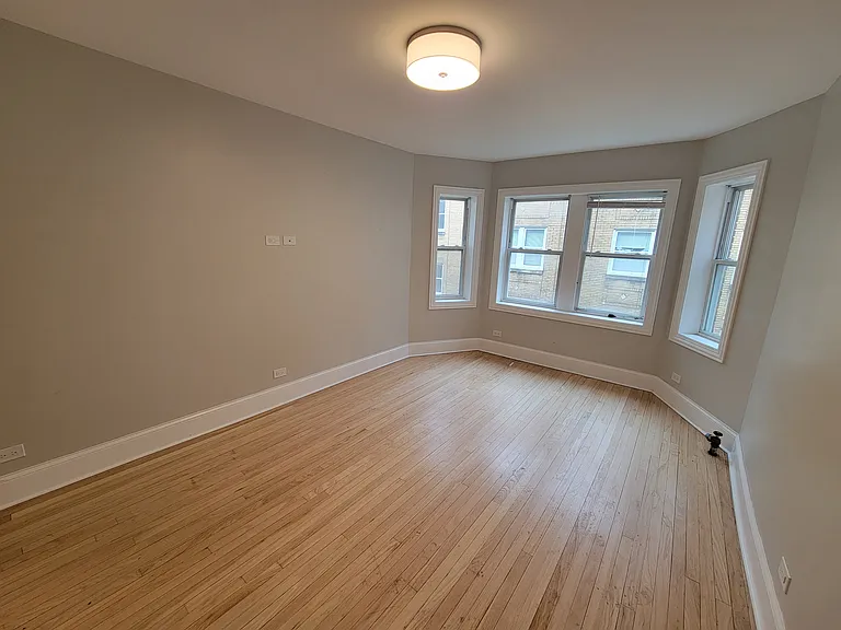 6430 N Richmond St #2W — Photo 3