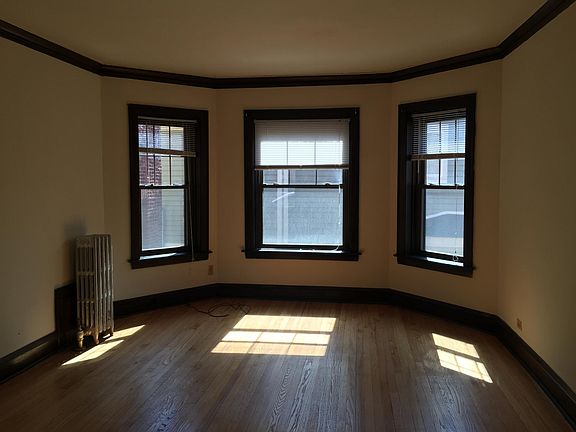 4th image of 4309 N Keeler Ave #2E