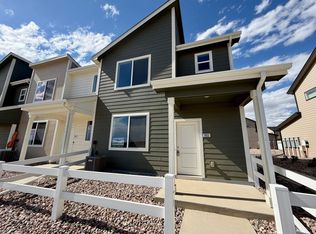 3932 Pinnacles Ct, Evans, CO 80620