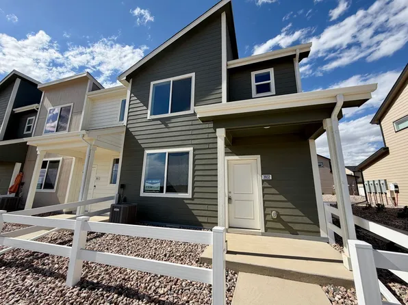 3932 Pinnacles Ct, Evans, CO 80620