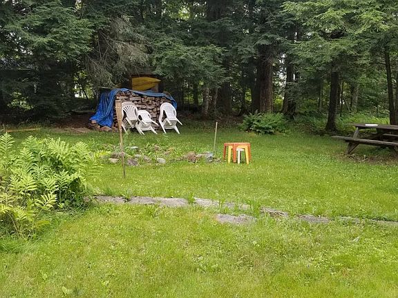 4th image of 136 Lake Ave