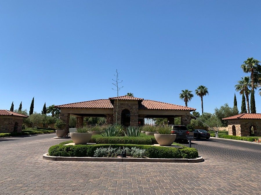 2nd image of 8216 Horseshoe Bend Ln
