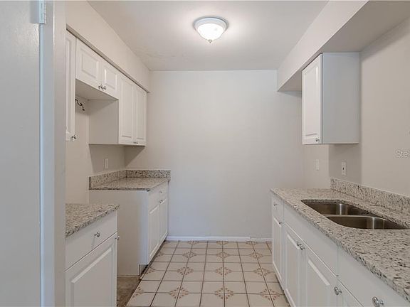 4th image of 2115 Continental Blvd