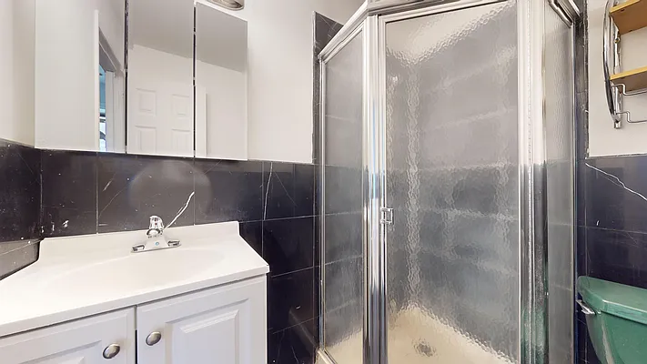 Rented by Bond New York | media 24