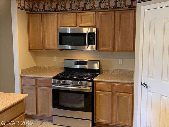 3rd image of 1117 Autumn Blossom St