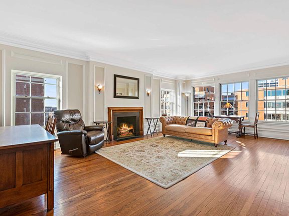 4th image of 1519 Hinman Ave APT 6S