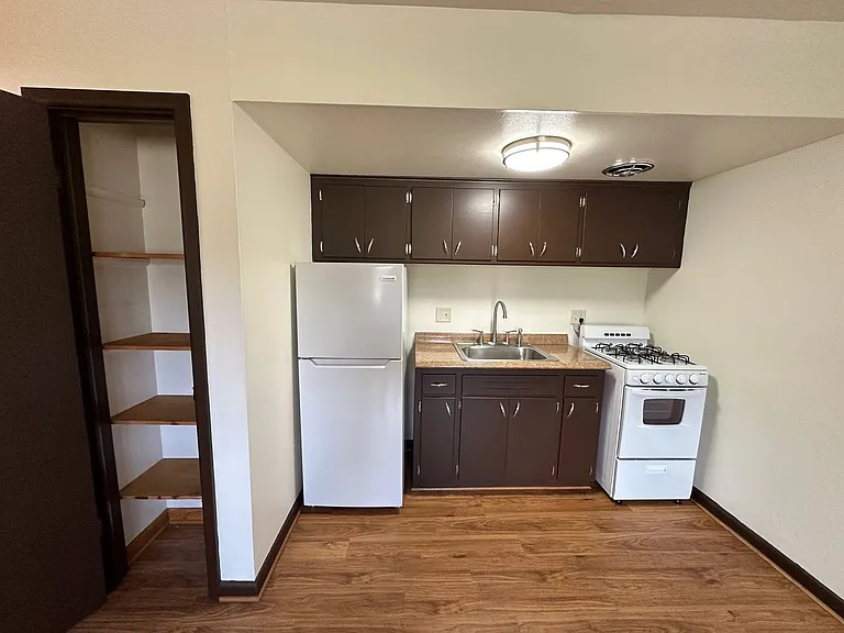 2910 E Bolivar Ave — Photo 10