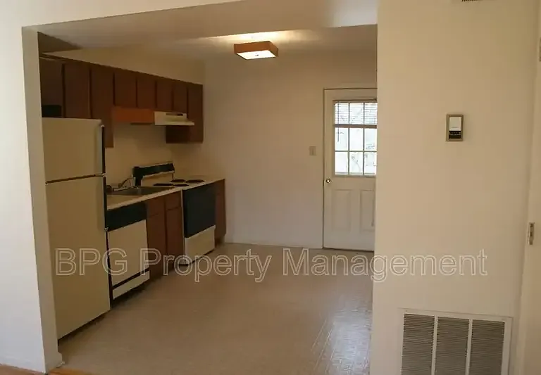 601 Hamlet Ave #D — Photo 4