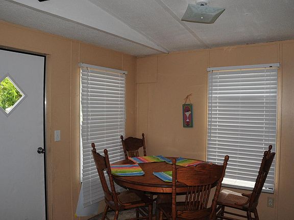 3rd image of 217 Toledo Pl