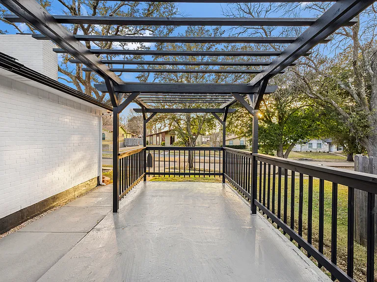 3410 Country Club Dr — Photo 29